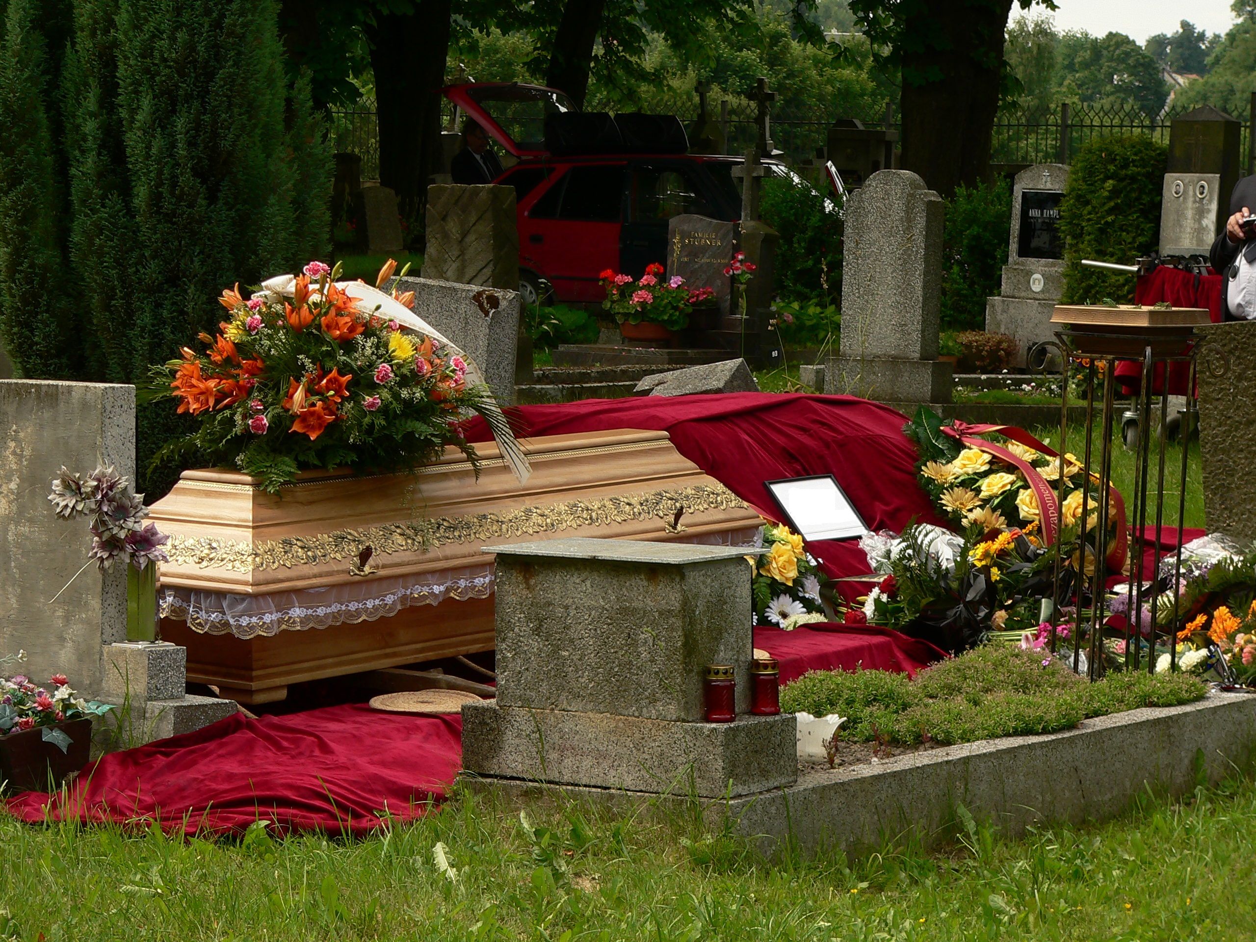 Pietní prostředí hřbitova